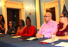 Chirlane McCray anuncia gran campaña educativa sobre Salud Mental para latinos La Primera Dama de la Ciudad de Nueva York, Chirlane McCray presentó a los medios hispanos la iniciativa Latinx Thrive, acompañada de Izq. a Der. por la Dra. Osiris Barbot, Comisionada de Salud interina; la Dra. Herminia Palacio, Vice-alcaldesa de Salud y Servicios Humanos; la Primera Dama de Nueva York; el Senador Estatal Gustavo Rivera y la Concejal Diana Ayala, Presidenta del Comité de Salud Mental, Discapacidades y Adicciones del Concejo Municipal.