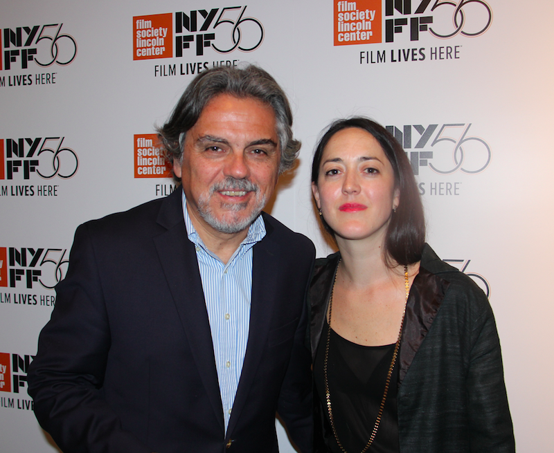 El Cónsul General de Chile en Nueva York, Hon. Francisco del Campo, diplomático de carrera, acompañó a la productora Dominga Sotomayor, durante la recepción para celebrar la presencia de su trabajo en el 56o Festival de Cine de Nueva York del Lincoln Center.
