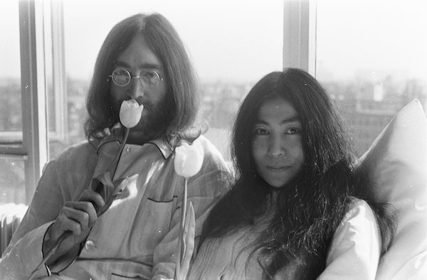 El estudio Universal Pictures llevar&aacute; al cine la historia de amor entre John Lennon y Yoko Ono en una pel&iacute;cula que dirigir&aacute; Jean-Marc Vall&eacute;e ("Big Little Lies"), inform&oacute; hoy el blog especializado Deadline.