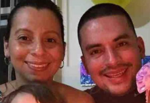 El inmigrante ecuatoriano Pablo Villavicencio junto a su esposa, Sandra Chica.