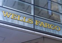 Wells Fargo no reveló a los inversores que el éxito de los esfuerzos de venta cruzada se basó en una mala conducta, como abrir millones de cuentas de tarjetas de crédito y depósitos falsos; Los inversores de Nueva York perdieron millones cuando se reveló dicha mala conducta