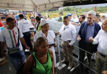 De acuerdo al canciller, unos 250.000 venezolanos se encuentran en el país, donde se han extendido ya 90.000 visados y otros están aún en trámite.