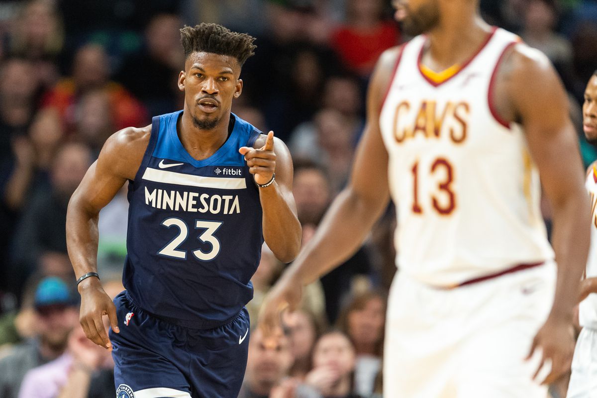 Jimmy Butler logró 33 puntos como líder encestador de los Timberwolves de Minnesota, que superaron 131-123 a los nuevos Cavaliers de Cleveland
