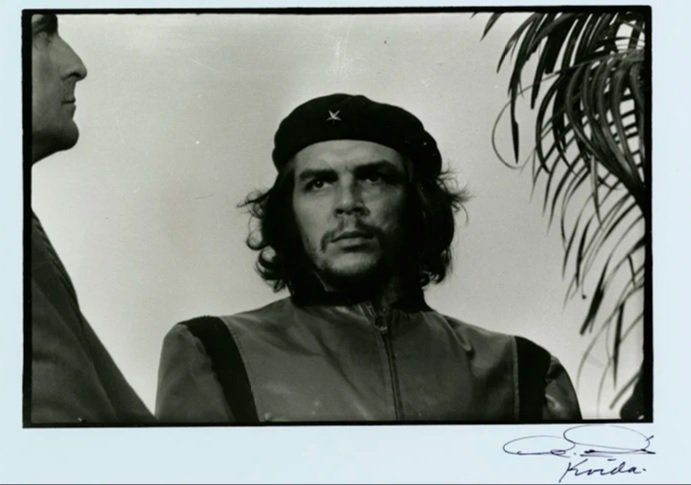Una muestra de ello son las fotograf&iacute;as del cubano Alberto Korda que capturan diversos momentos de la hist&oacute;rica 