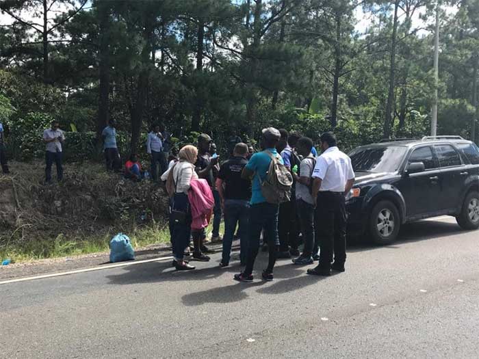  Las autoridades migratorias de Guatemala informaron hoy de que "en los &uacute;ltimos d&iacute;as" interceptaron a 199 migrantes ilegales de &Aacute;frica y Hait&iacute; en medio de la caravana de hondure&ntilde;os 