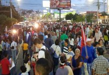 Esa manifestación fue la parte final de la "Gran Caravana de la Dignidad", que salió el martes desde La Barca, en el norteño departamento de Cortés, unos 200 kilómetros al sur de Tegucigalpa.