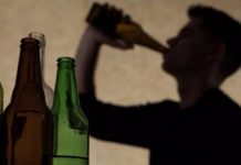 Cirujano general pide que el alcohol incluya un aviso sobre el riesgo de cáncer América Latina consume un 15 % de bebidas alcohólicas ilegales, con México a la cabeza por el volumen consumido y la República Dominicana, Ecuador y Bolivia por consumo per capita. (Foto de twitter)