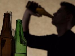Ciudad de México aplica la 'ley seca' para restringir venta de alcohol en las elecciones América Latina consume un 15 % de bebidas alcohólicas ilegales, con México a la cabeza por el volumen consumido y la República Dominicana, Ecuador y Bolivia por consumo per capita. (Foto de twitter)