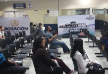 Guatemala estudia otorgar una "visa temporal" a migrantes hondureños