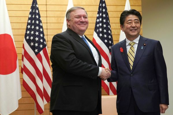 Pompeo y Abe trataron el estado de las conversaciones con el r&eacute;gimen de Kim Jong-un durante un encuentro celebrado en la oficina del primer ministro 