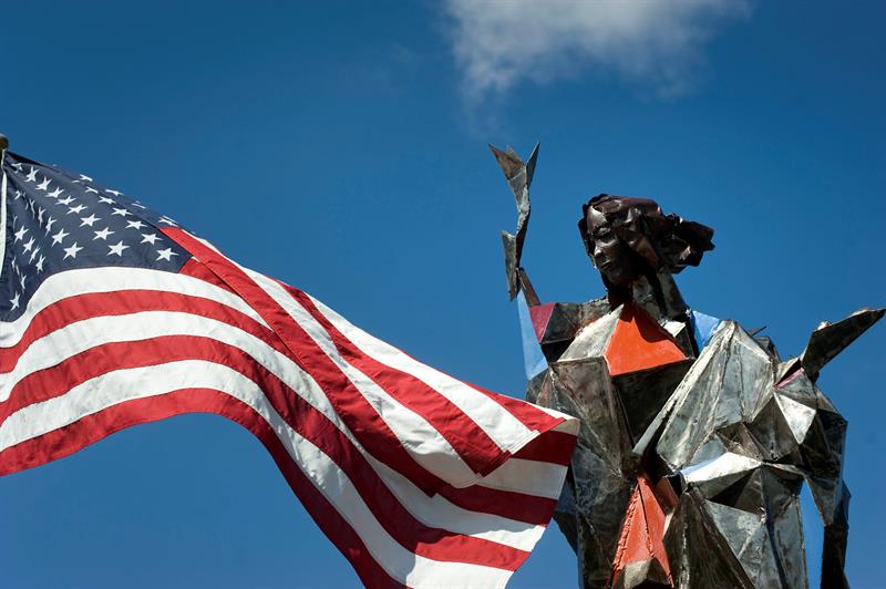 La escultura, que emula a la Estatua de la Libertad, se ubicar&aacute; a partir de marzo de 2019 en la cima de la Iglesia de Monte Carmelo, al sur de San Diego 