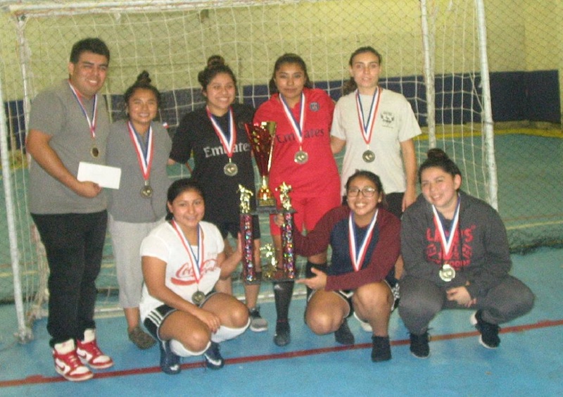 Las jovencitas de las Majestiks que tras golear al San Miguel, se convirtieron en el nuevo campeón de la categoría Damas del torneo Verano/Otoño organizado por la Fair Play Soccer League/Liga Juego Limpio. (Foto: Buki Chapin)