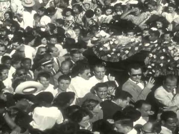 Foto del multitudinario sepelio de María Valero en 1948