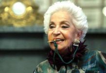 Teresa Berganza, Medalla de Oro de las Bellas Artes Teresa Berganza recibiendo la medalla del Círculo de Bellas Artes de Madrid.