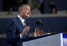 De Blasio alaba participación en Nueva York a pesar de problemas para votar El alcalde de Nueva York, Bill de Blasio,
