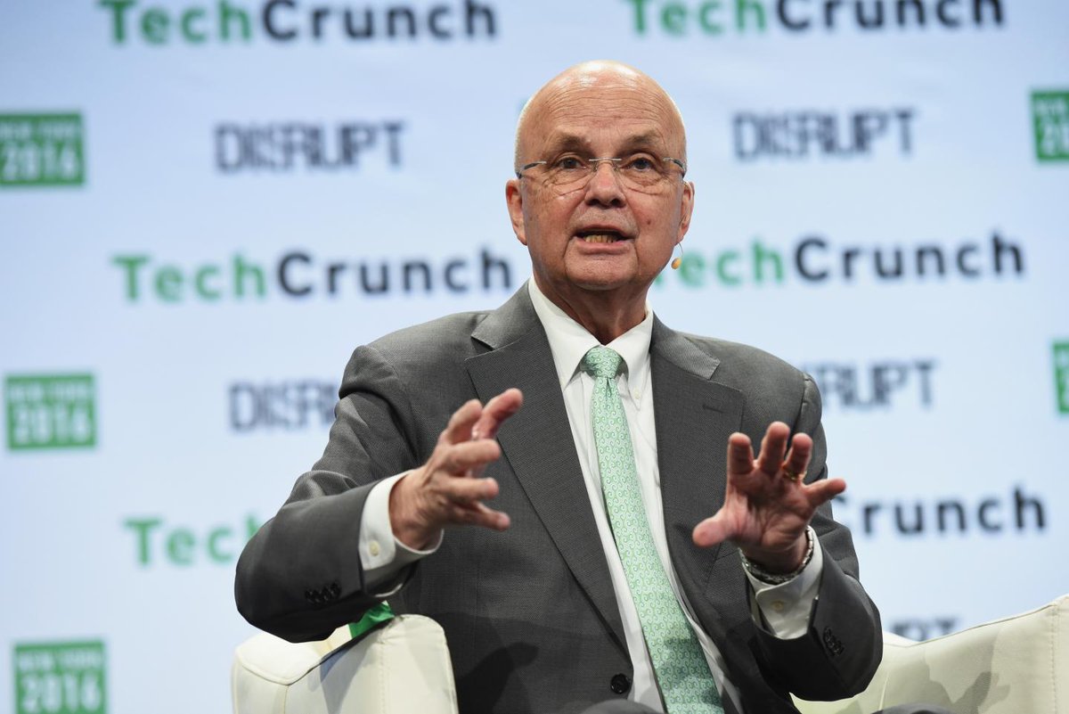 Hayden fue director tanto de la CIA, entre 2006 y 2009, como de la Agencia de Seguridad Nacional, entre 1999 y 2005.