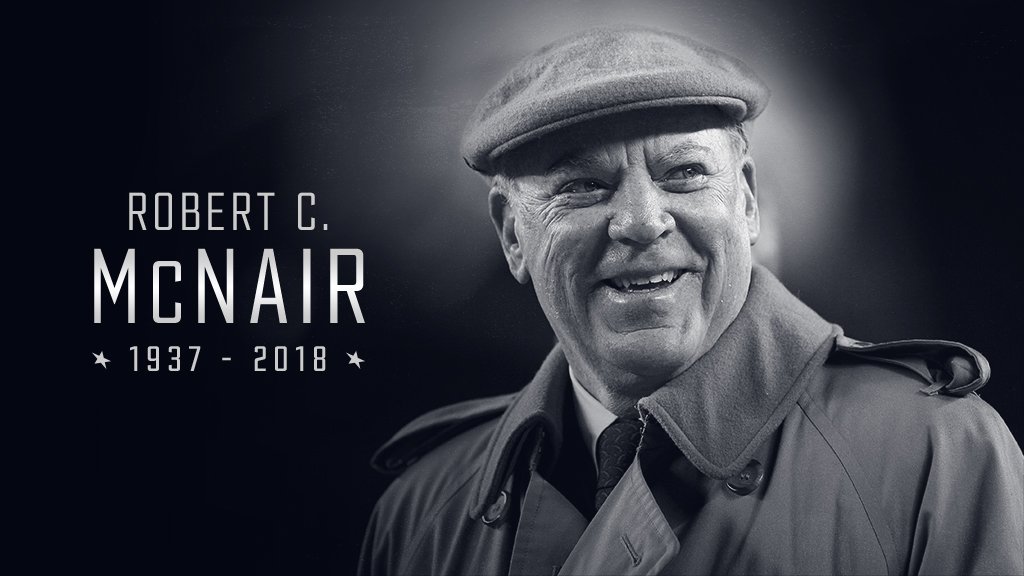 Durante m&aacute;s de 25 a&ntilde;os, McNair presidi&oacute; la Fundaci&oacute;n Robert y Janice McNair, la Fundaci&oacute;n Houston Texans y la Fundaci&oacute;n Educativa Robert y Janice McNair.