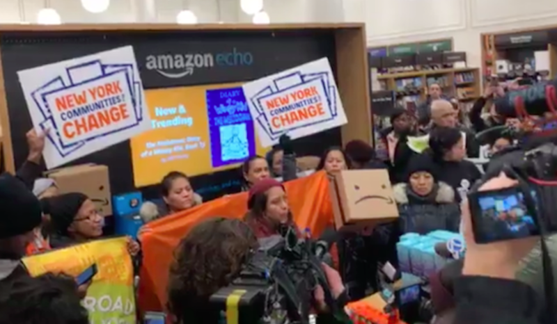 Desde el anuncio de la apertura de la sede de Amazon en Long Island City, se han realizado varias protestas en diferentes partes de la ciudad de Nueva York, incluyendo las tiendas que la empresa tiene en Manhattan y en One Court Square, el edificio de Citibank en LIC.