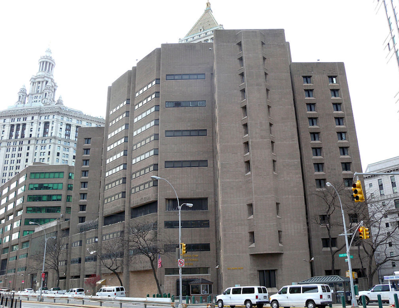 El Centro de detenci&oacute;n en Manhattan que alberga al Chapo, a alojado a delincuentes de alto perfil como los jefes de la familia Gambino, John Gotti, Jackie D'Amico, el narcotraficante Frank Lucas, el cerebro del plan Ponzi Bernard Madoff, los terroristas Omar Abdel Rahman y Ramzi Yousef.