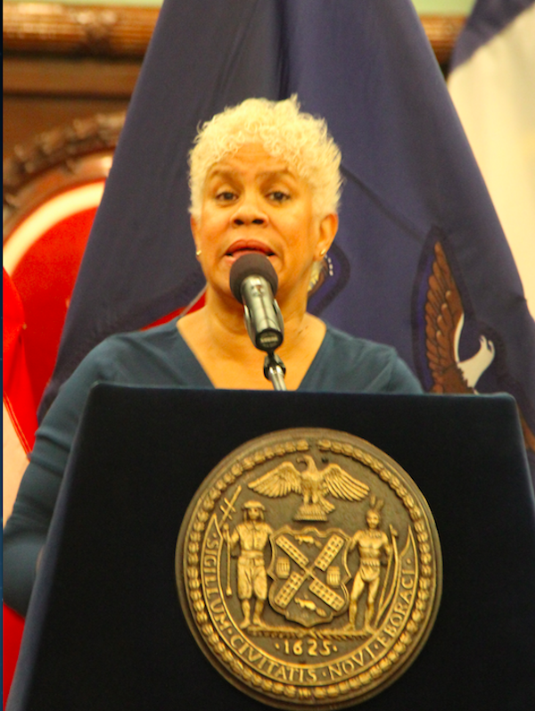 Melany Capote, Directora del Centro Cultural Caribeño de la Diáspora Africana en Nueva York, fue una de las hispanas reconocidas oficialmente por el Concejo de la Ciudad de Nueva York.