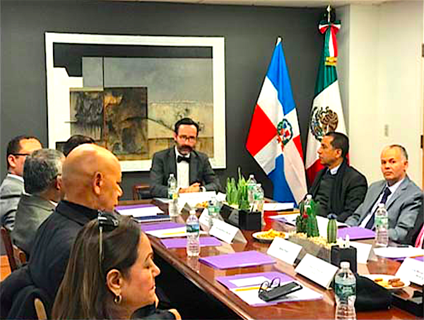 En la reuni&oacute;n de bienvenida a la delegaci&oacute;n dominicana en Manhattan,&nbsp;el C&oacute;nsul General de M&eacute;xico en Nueva York, Emb. Diego G&oacute;mez-Pickering destac&oacute; la importancia de estas actividades, como muestra de la amistad y uni&oacute;n en favor de las comunidades en el exterior.