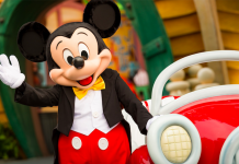 Con motivo a aniversario de Mickey Mouse llegarán nuevas experiencias a parques Disney Se revelaron nuevos detalles sobre la celebración del 90 cumpleaños de Mickey y la transformación de Epcot