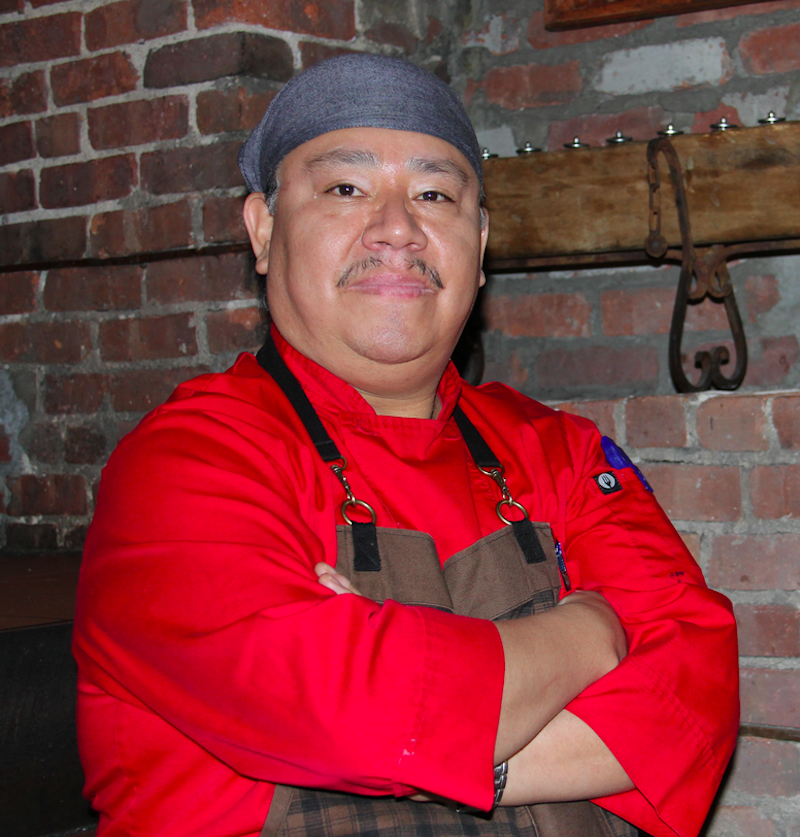Chef Miguel Espinoza, presenta sabores del D&iacute;a de Muertos.