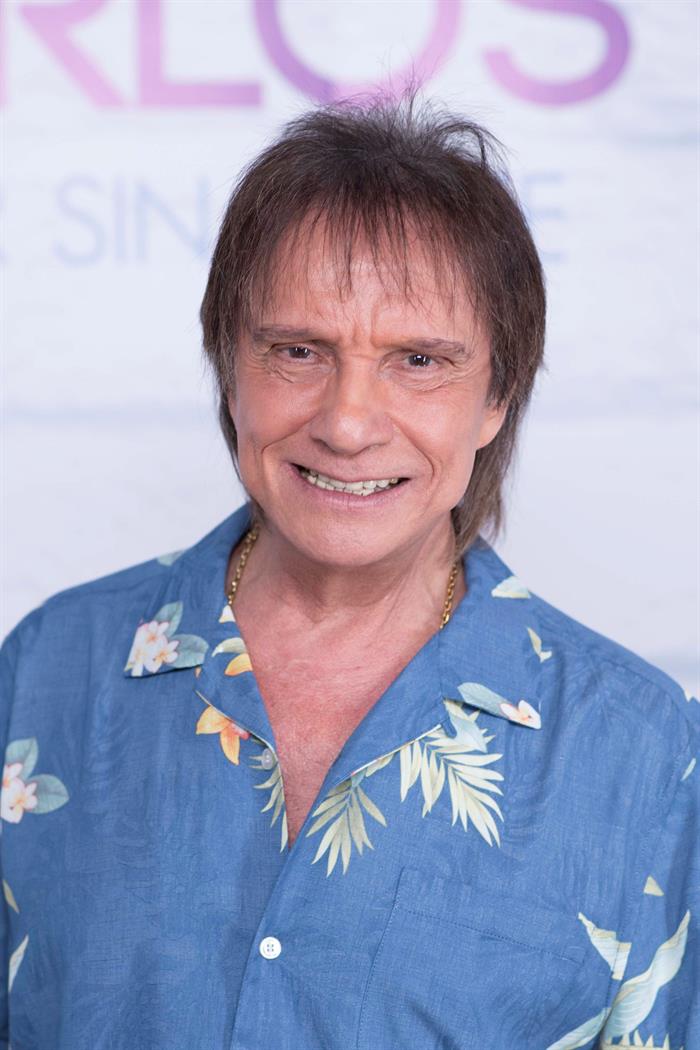  Fotograf&iacute;a cedida hoy, martes 13 de noviembre de 2018, por la disquera Sony Music del cantautor brasile&ntilde;o Roberto Carlos, tras una entrevista con Efe, en Ciudad de M&eacute;xico (M&eacute;xico). 