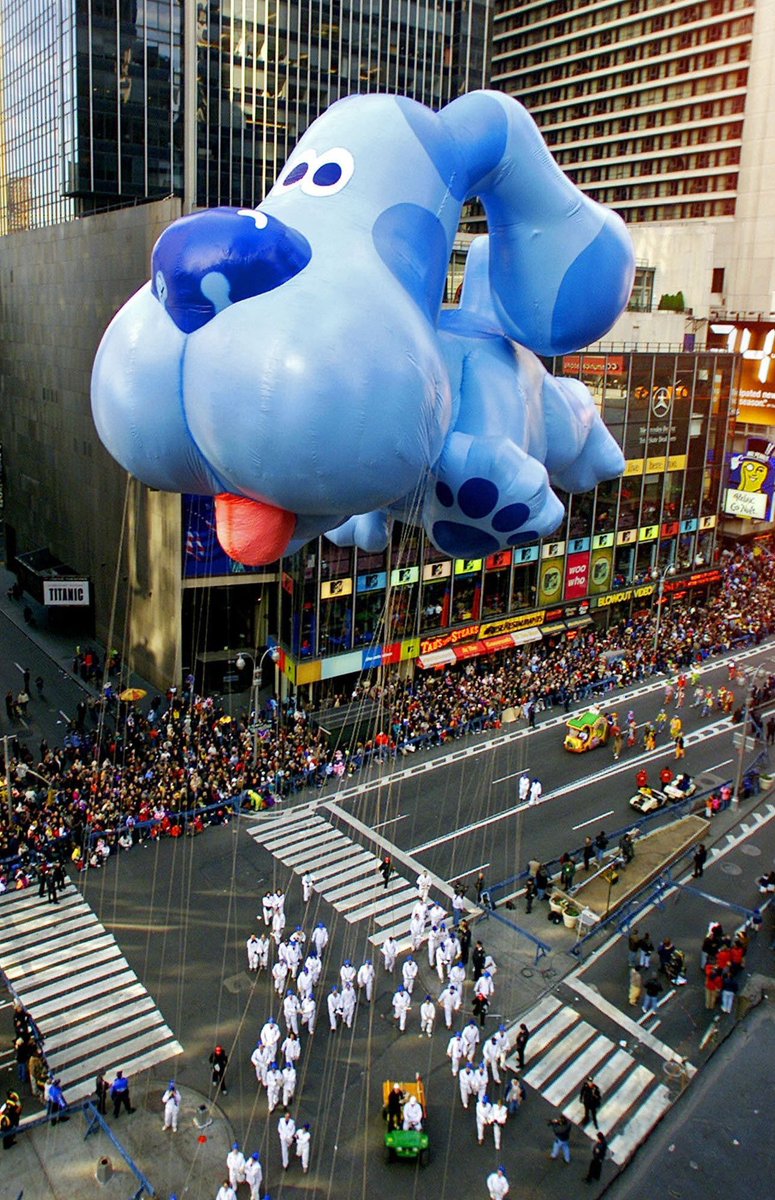 A primera hora de esta ma&ntilde;ana, con una temperatura de siete grados bajo cero, se dudaba incluso sobre la viabilidad del evento, que desde hace 92 a&ntilde;os organiza la cadena de grandes almacenes Macys, debido al viento