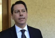 Senador independentista en Puerto Rico dice es insulto poner nombre isla a buque Juan Dalmau, dijo hoy que ponerle el nombre de Puerto Rico a un buque de la marina de guerra "del país (EE.UU.) que nos invadió y que aún nos mantiene como colonia, es el equivalente a grabar nuestro nombre en la guillotina de nuestro verdugo."