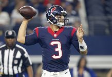 Tom Savage regresa por tercera vez a los 49ers Tom Savage ha vuelto por tercera vez a las filas de los 49ers por tercera ocasión, informó este sábado el equipo de San Francisco.