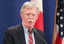 Bolton anuncia más medidas contra la "Troika de la tiranía" latinoamericana John Bolton anunció hoy en Miami más presión y sanciones de parte de EE.UU. contra Cuba, Venezuela y Nicaragua,