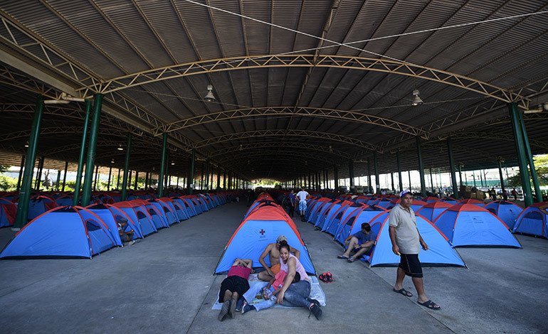 La construcción de las "ciudades de carpas" podría "ser atentatorio al principio del respeto a la dignidad del ser humano", indicó Herrera en un comunicado de prensa