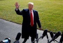 Trump tacha a su exabogado de "persona débil" que busca "reducir" la condena