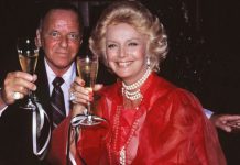 Sotheby's abrió hoy las puertas de la exposición de las obras, joyas, guiones de cine, galardones y otros objetos de valor de Frank Sinatra y su esposa, Barbara,