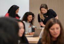 NWBC subraya en su estudio que las mujeres, cuando necesitan fondos para su iniciar empresa, deben frecuentemente buscarlos en "redes informales" mientras que los hombres acceden a entidades o programas tradicionales.