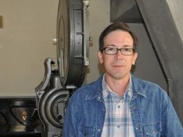 Emilio Ruiz Barrachina reflexiona sobre sobre el éxito en su nueva película, "Broken Poet", cuyo rodaje acaba de finalizar en Nueva York.