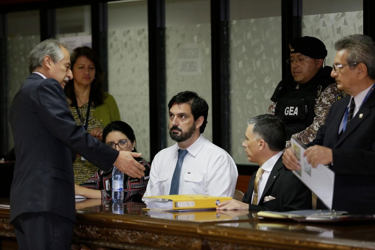 Ecuador aprobó hoy la extradición del estadounidense Paul Ceglia, quien reclama la propiedad de la mitad de Facebook y que afronta un juicio en Estados Unidos por presunto fraude