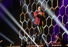 Romeo Santos bate récord en Chile al agendar ocho conciertos seguidos El cantante estadounidense Romeo Santos puso hoy a bailar a las miles de personas que asistieron a su penúltimo concierto en Santiago con una "Sobredosis" de bachata