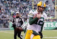 El mariscal de campo Aaron Rodgers mandó para dos envíos de anotación y dirigió a los Packers de Green Bay, que ganaron a domicilio en el tiempo extra por 38-44 a los Jets de Nueva York. (Foto de twitter)