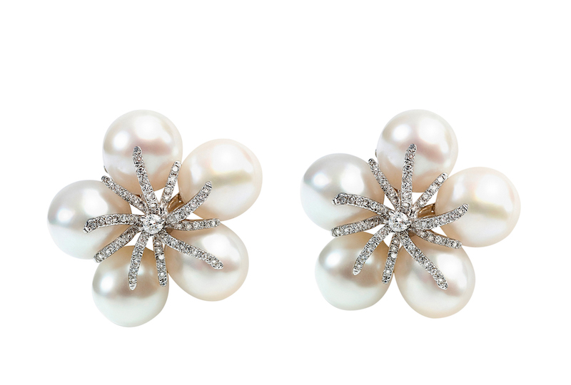 Pendientes con perlas.