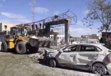 Detenidas cuatro personas en Irán por el atentado suicida de Chabahar El atentado causó la muerte a dos policías y heridas a 43 personas, que se encontraban en la entrada de la sede de la Policía.