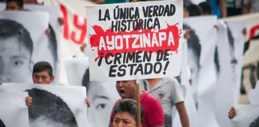 Durante su discurso, López Obrador anunció que este día "se constituye una Comisión de la Verdad para castigar los abusos de autoridad para atender el caso de los jóvenes desaparecidos de Ayotzinapa