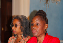 La primera dama de la Ciudad de Nueva York Chirlane McCray, se encuentra muy comprometida con la creación de un sistema de salud mental que funcione para todos los neoyorquinos, y para ello encabeza la iniciativa ThriveNYC.
