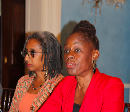 Funcionarios de Nueva York debaten posibles soluciones al “Estado de la Salud de los Latinos” La primera dama de la Ciudad de Nueva York Chirlane McCray, se encuentra muy comprometida con la creación de un sistema de salud mental que funcione para todos los neoyorquinos, y para ello encabeza la iniciativa ThriveNYC.