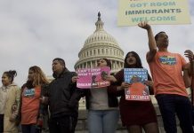 Un panorama difícil tienen en 2019 más de un millón de indocumentados beneficiados por programas de amparo que están en la mira de la Administración de Donald Trump