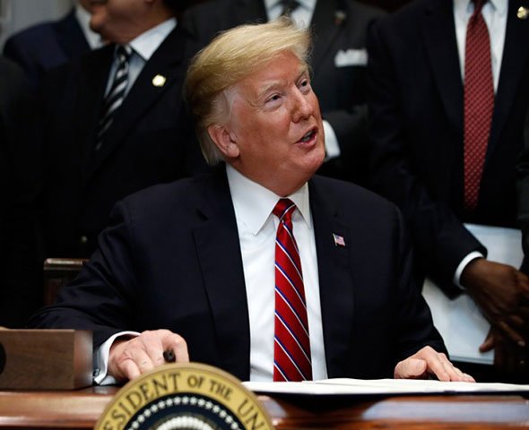 Donald Trump, insisti&oacute; en que la investigaci&oacute;n de la llamada "trama rusa", es una "caza de brujas".