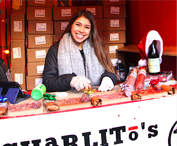 El Mercado de Charlitos, es un productor artesanal de embutidos o chorizos, propiedad de un cubano americano, que haciendo honor a sus ancestros españoles, inició este negocio que ya es conocido en varias ferias callejeras de la Ciudad de Nueva York.