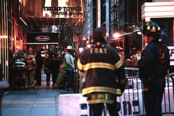 explosi&oacute;n de una tuber&iacute;a de vapor en Manhattan, en la Quinta Ave. y la calle 21 Este,
