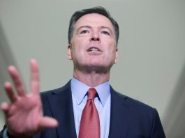 El exdirector del Buró Federal de Investigaciones (FBI) James Comey acusó este lunes al presidente Donald Trump de querer "incendiar" esta agencia con sus constantes "mentiras".